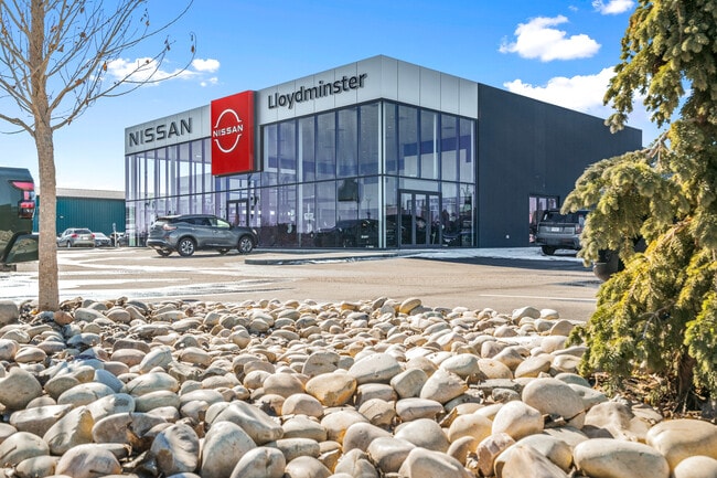 Plus de détails pour 2202 50 Av, Lloydminster, AB - Commerce de détail à vendre