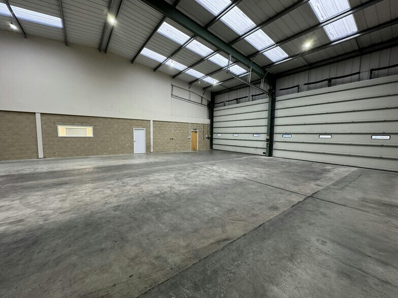 Winnall Clos, Winchester à louer - Photo du bâtiment - Image 3 de 18