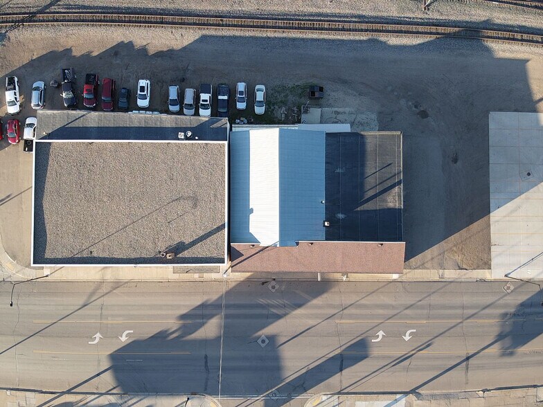 250 E Villard St, Dickinson, ND à vendre - Photo du bâtiment - Image 2 de 45