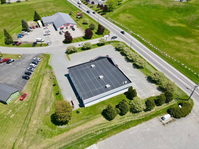 108 Community Dr, Newport, VT à louer - Photo du bâtiment - Image 3 de 19