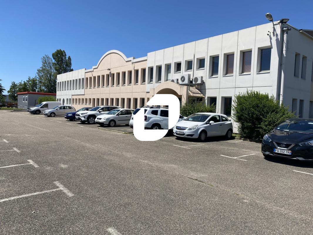 Flex in SAINT-SYMPHORIEN-D'OZON for lease Building Photo- Image 1 of 15