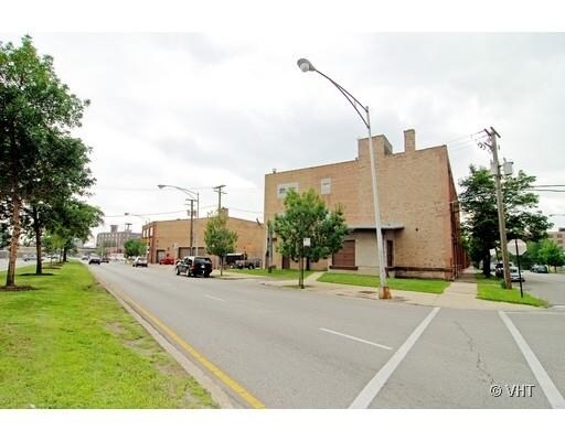 321 N Loomis St, Chicago, IL à louer - Photo du bâtiment - Image 3 de 6