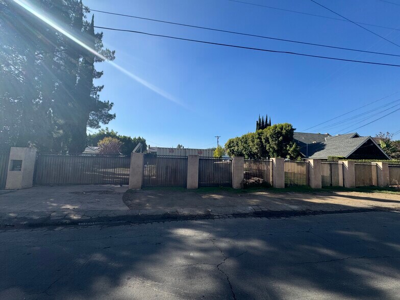 5511 Calhoun Ave, Sherman Oaks, CA à vendre - Photo du bâtiment - Image 1 de 6
