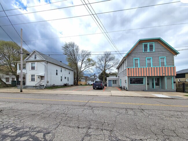 More details for 2930 Cherry St, Erie, PA - Multifamily for Sale