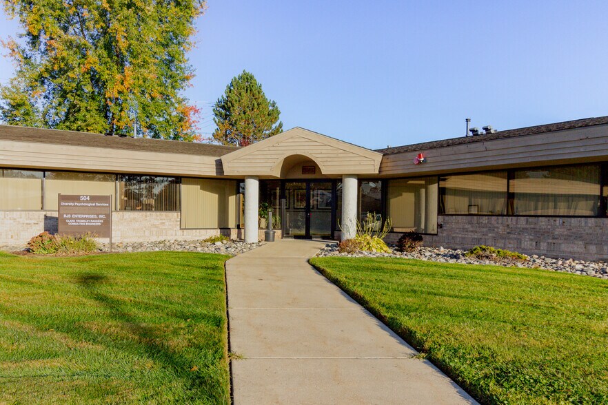 504 S Creyts Rd, Lansing, MI for lease - Building Photo - Image 1 of 3