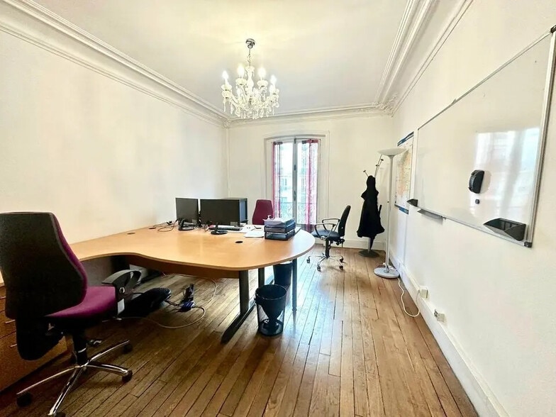 Bureau dans Paris à louer - Photo du bâtiment - Image 2 de 5