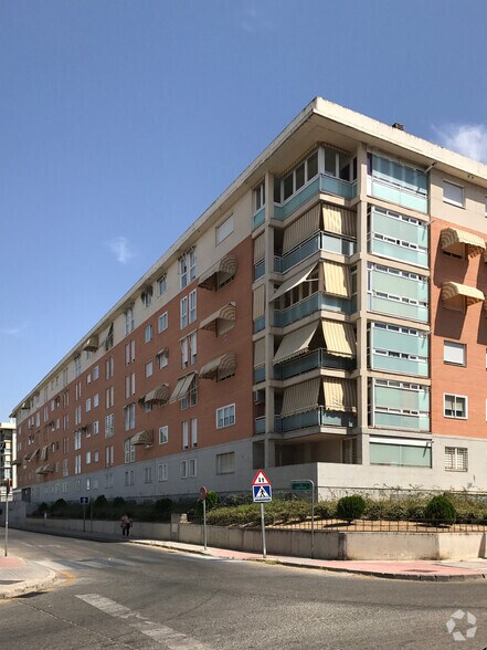 Calle Lago Blanco, 2, Parla, Madrid à louer - Photo du bâtiment - Image 2 de 3