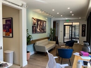 3105 W Bay To Bay Blvd, Tampa, FL for lease Interior Photo- Image 1 of 5