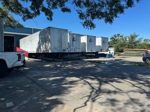 4006 W Crest Ave, Tampa, FL for lease Building Photo- Image 1 of 3