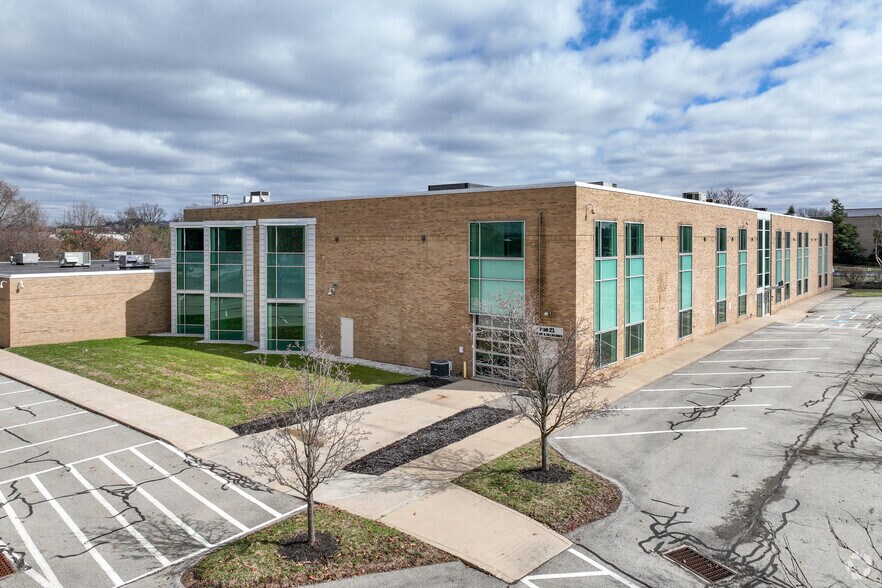 800 Commonwealth Dr, Warrendale, PA à louer - Photo du bâtiment - Image 3 de 6