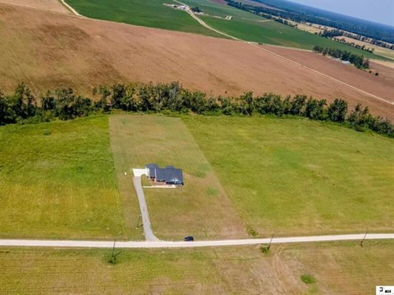 24 Steep Dr. portefeuille de 1 propriétés à vendre sur LoopNet.ca - Photo du bâtiment - Image 3 de 5