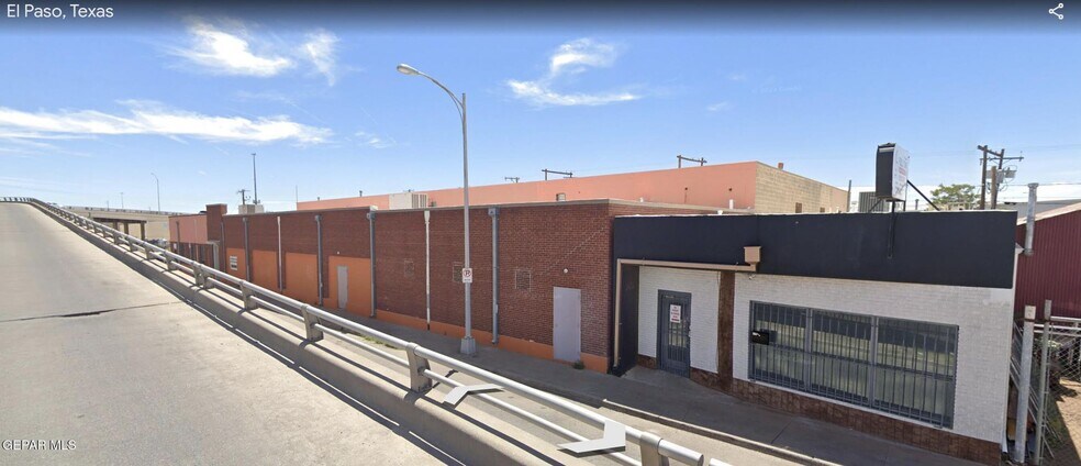 2414 Texas Ave, El Paso, TX à louer - Photo du bâtiment - Image 1 de 46