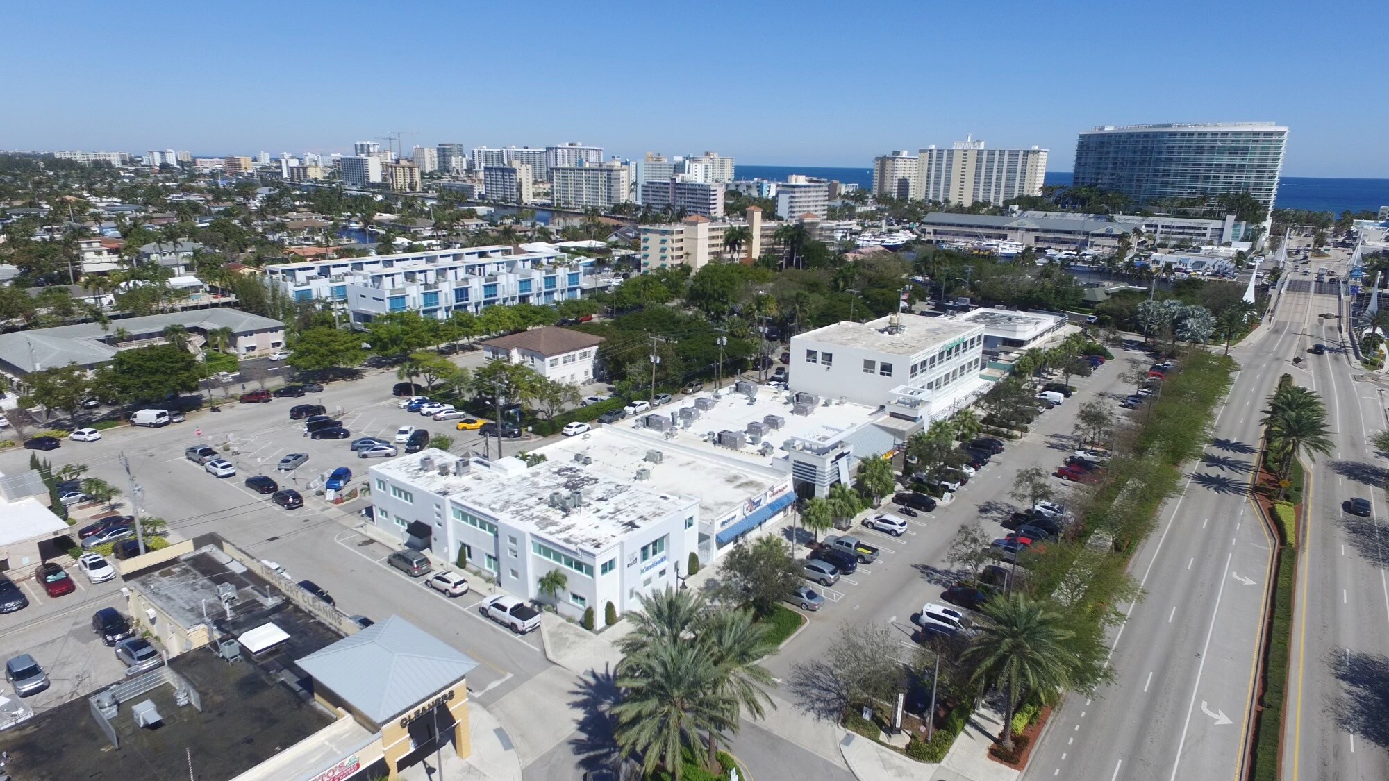 2701 E Atlantic Blvd, Pompano Beach, FL à louer Photo du bâtiment- Image 1 de 21