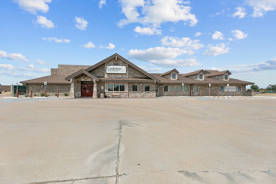 851 N Highway 287, Mansfield, TX à vendre - Photo du bâtiment - Image 1 de 12