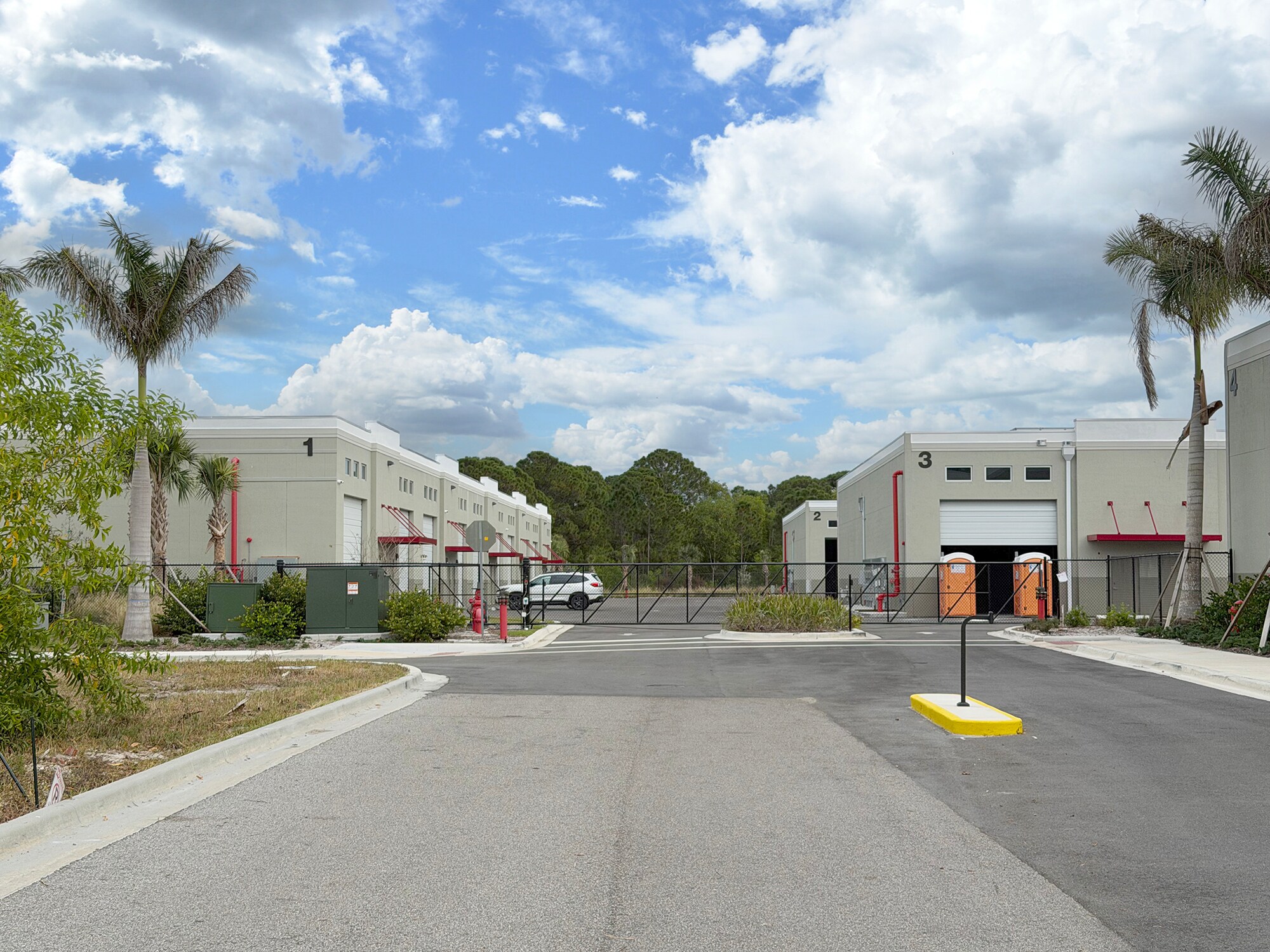 7040 SE Federal Hwy, Hobe Sound, FL à vendre Photo du bâtiment- Image 1 de 10