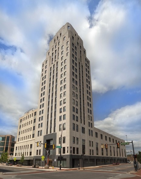70 Michigan Ave W, Battle Creek, MI for lease - Building Photo - Image 2 of 3