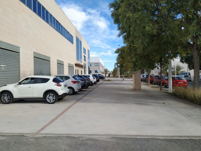Industriel dans Elche, Alicante à louer - Photo du bâtiment - Image 3 de 34