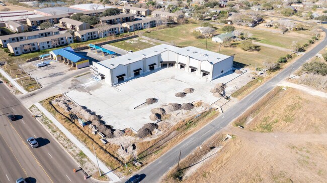 More details for 1801 Rodd Field Rd, Corpus Christi, TX - Retail for Lease