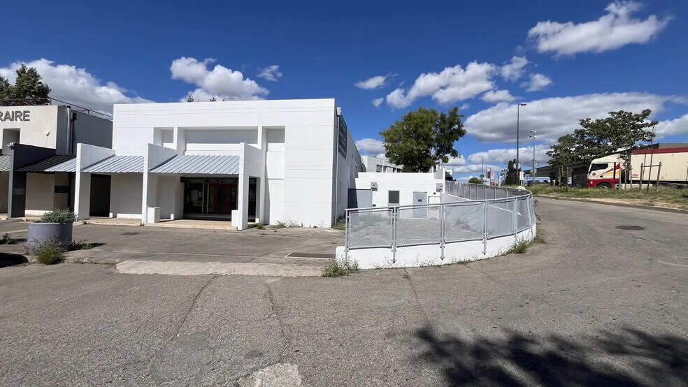 Retail in VITROLLES for sale - Building Photo - Image 1 of 6