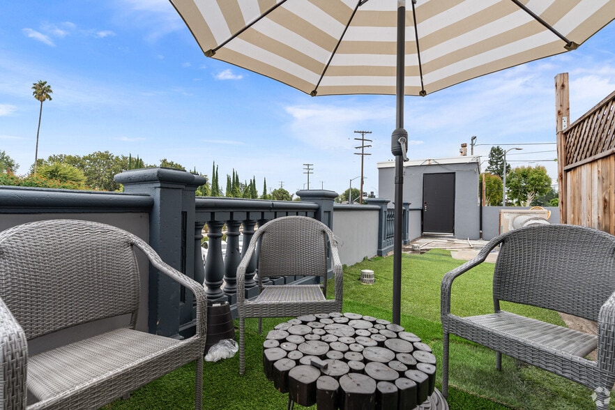 6000 Woodman Ave, Van Nuys, CA à louer - Photo du bâtiment - Image 3 de 14