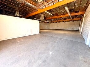 1920 N 25th Dr, Phoenix, AZ for lease Interior Photo- Image 2 of 4