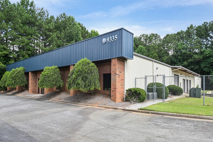 9335 Industrial Trace, Alpharetta, GA à vendre - Photo du bâtiment - Image 2 de 13