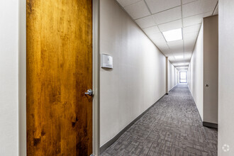 9500 Koger Blvd N, Saint Petersburg, FL for lease Interior Photo- Image 1 of 2