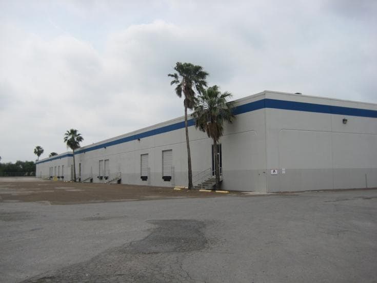 1900 Billy Mitchell Blvd, Brownsville, TX à louer - Photo du bâtiment - Image 3 de 4
