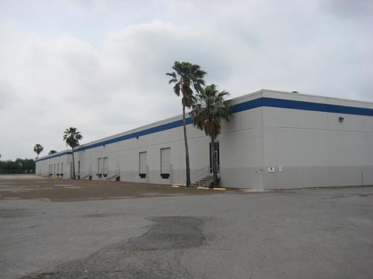 1900 Billy Mitchell Blvd, Brownsville, TX à louer - Photo du bâtiment - Image 3 de 4
