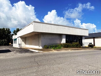 More details for 5042 Bayou Blvd, Pensacola, FL - Retail for Sale