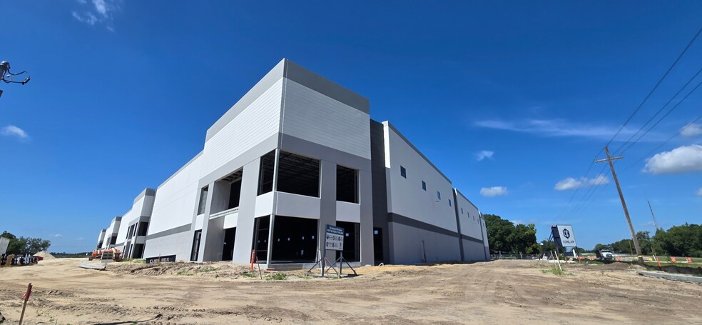 8515 FL-33, Lakeland, FL à louer - Photo du bâtiment - Image 2 de 6