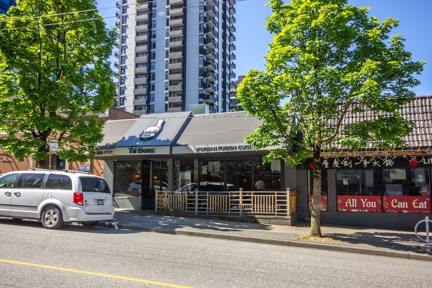 1536 Robson St, Vancouver, BC for sale - Building Photo - Image 1 of 11