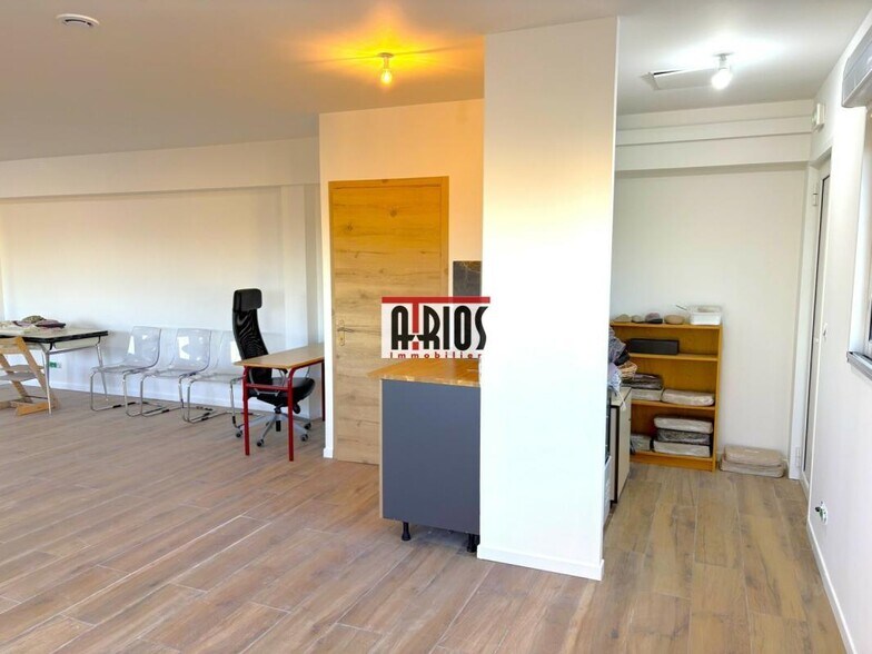 Flex in LA MOUTONNE for lease - Interior Photo - Image 2 of 5