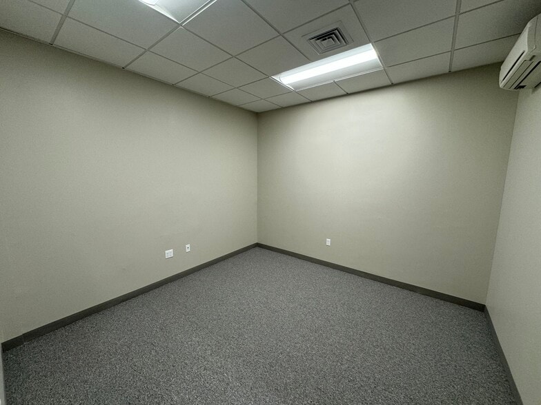 4 North St, Plymouth, MA à louer - Photo du bâtiment - Image 3 de 8