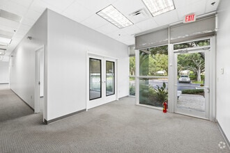 7300-7356 Greenbriar Pky, Orlando, FL à louer Photo intérieure- Image 2 de 7