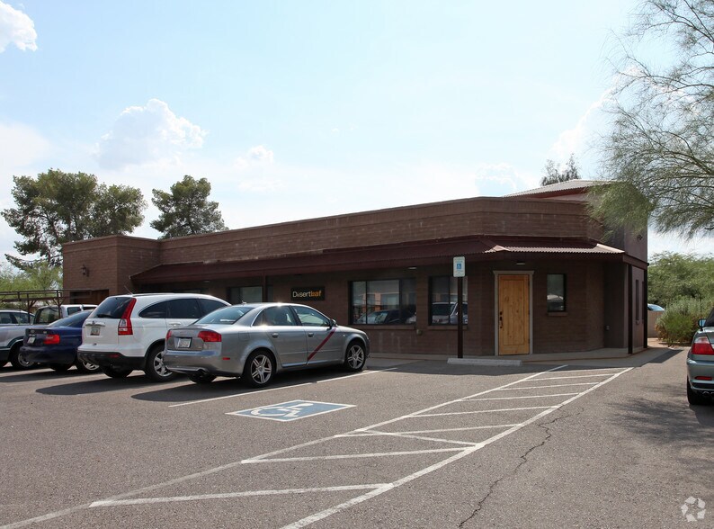 3978 E Fort Lowell Rd, Tucson, AZ à vendre - Photo du bâtiment - Image 2 de 3