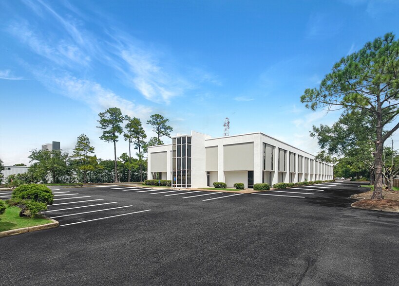 501 Bel Air Blvd, Mobile, AL à vendre - Photo du bâtiment - Image 2 de 7