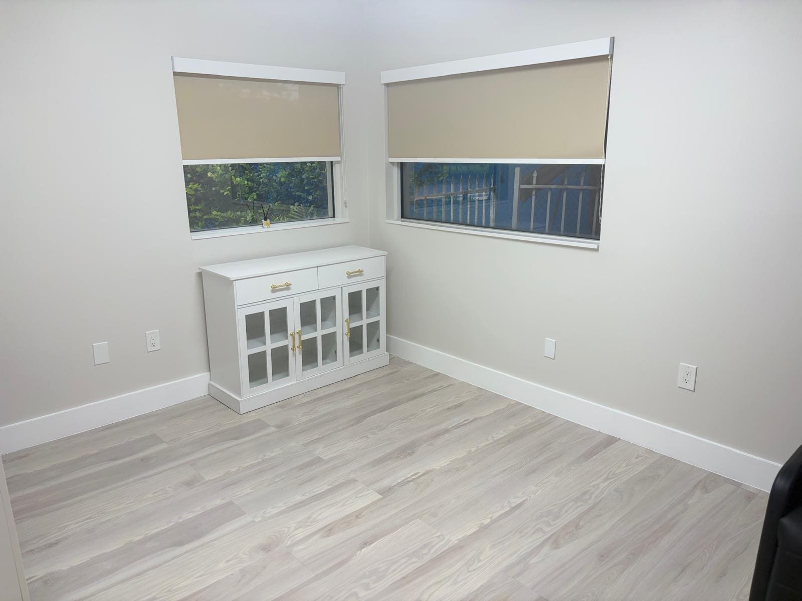 1571 NW 13th Ct, Miami, FL for lease Interior Photo- Image 1 of 2