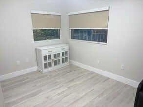 1571 NW 13th Ct, Miami, FL for lease Interior Photo- Image 1 of 2
