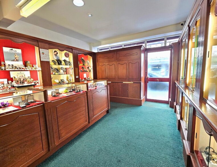 9 Hill St, Newry à vendre - Photo intérieure - Image 2 de 2