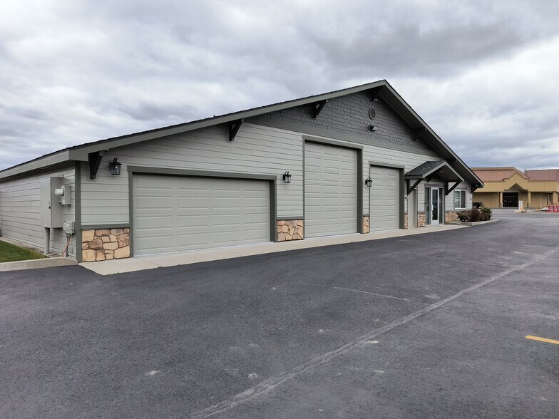 521 S Fir Ave, Deer Park, WA à vendre - Photo du bâtiment - Image 2 de 11