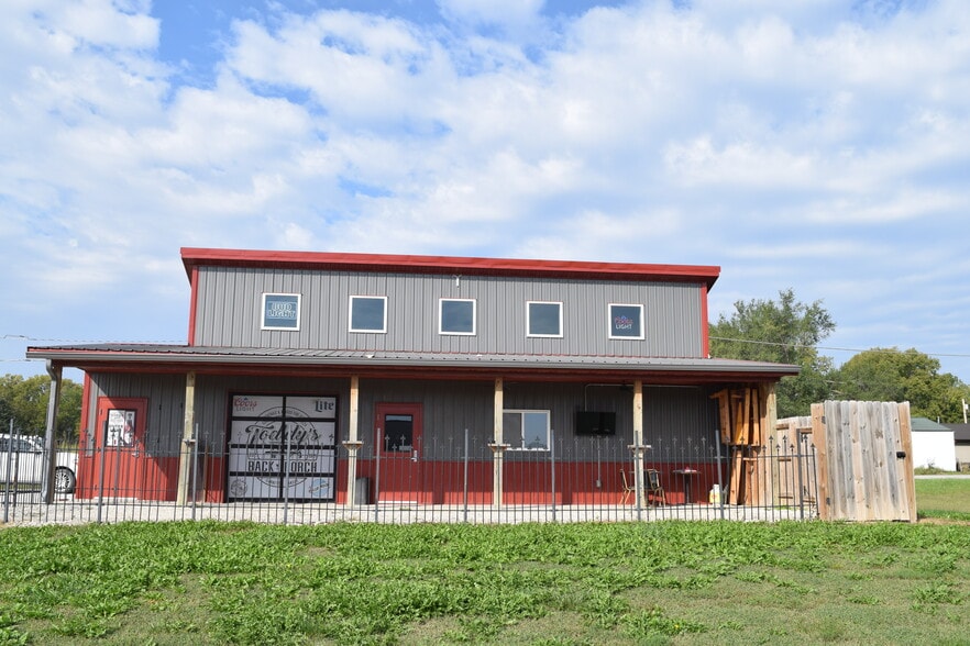 26192 NE Neosho Rd, Garnett, KS à louer - Photo du bâtiment - Image 2 de 16