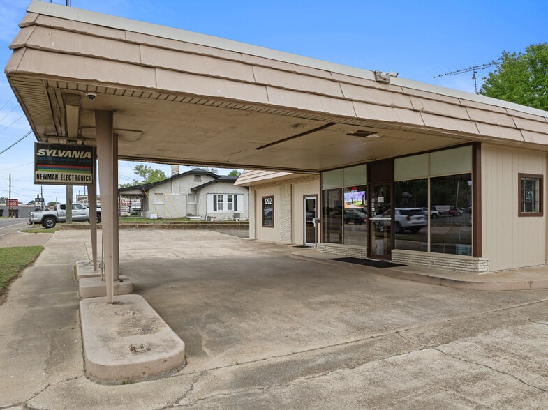 1202 N Jefferson Ave, Mount Pleasant, TX à vendre - Photo du bâtiment - Image 3 de 35