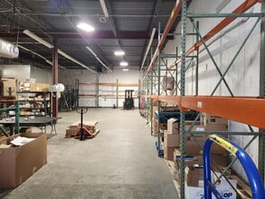 20-38 Aero Rd, Bohemia, NY à louer Photo intérieure- Image 2 de 3