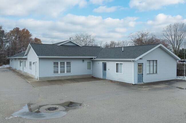 Plus de détails pour 2865 Whitehall Rd, Muskegon, MI - Local d'activités à louer