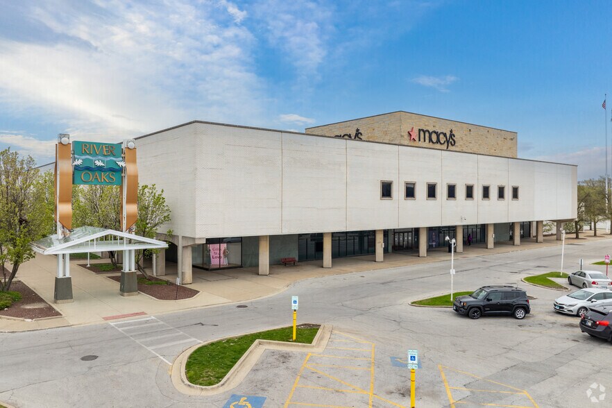 96 River Oaks Center Dr, Calumet City, IL à louer - Photo du bâtiment - Image 2 de 7