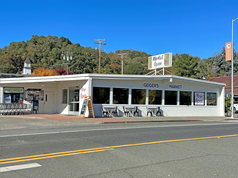 13400 S Highway 101, Hopland, CA à louer - Photo du bâtiment - Image 2 de 4