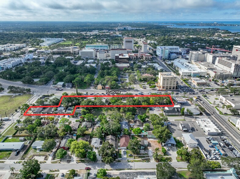 2015-2023 Fruitville Rd, Sarasota, FL à vendre - Photo du bâtiment - Image 2 de 14