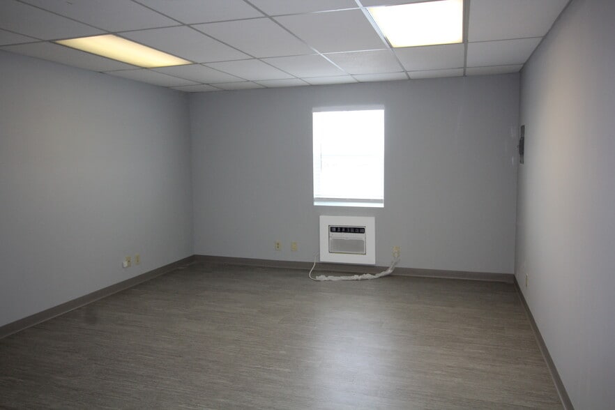 106 Commerce Way, Jupiter, FL for lease - Building Photo - Image 3 of 10