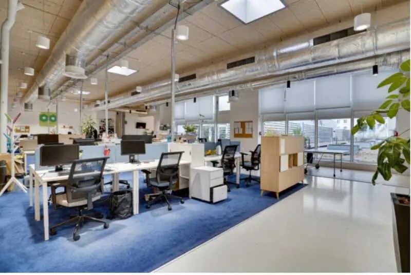 Office in Montreuil for lease - Building Photo - Image 2 of 8